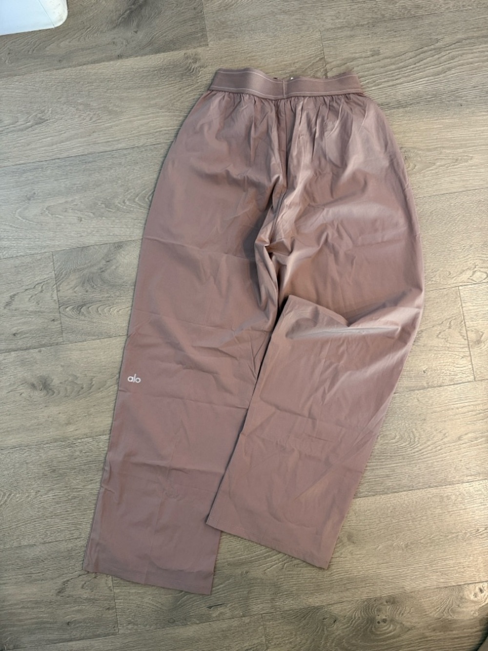 Alo Suit Up Trouser Taupe - Picture 2 of 4